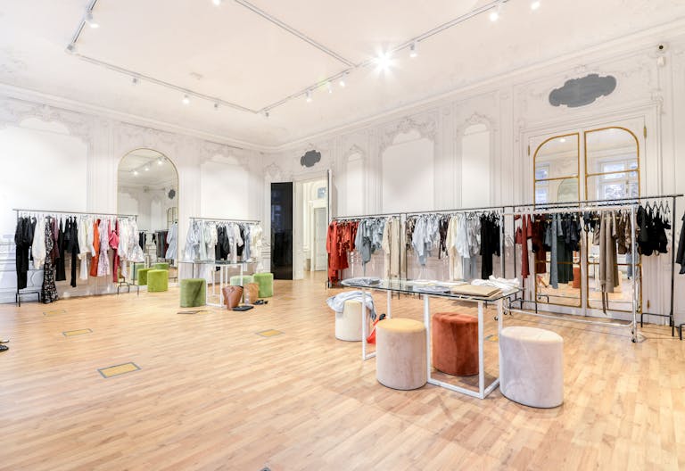 Gorgeous Space near Charles de Gaulle - Image 2