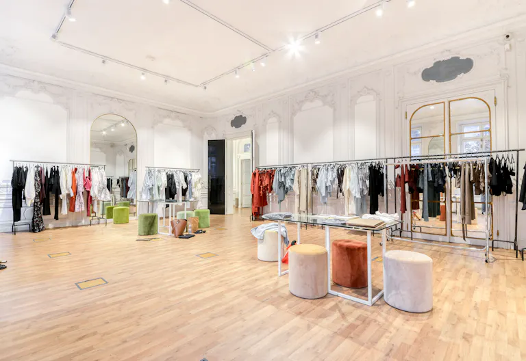 Gorgeous Space near Charles de Gaulle - Image 2