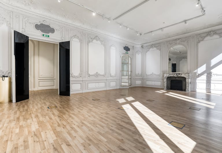 Gorgeous Space near Charles de Gaulle - Image 3