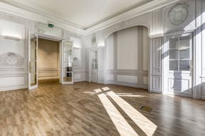 Gorgeous Space near Charles de Gaulle - Image 6