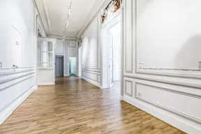 Gorgeous Space near Charles de Gaulle - Image 7