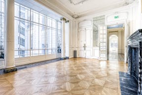 Gorgeous Space near Charles de Gaulle - Image 8