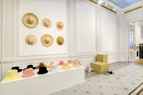 Gorgeous Space near Charles de Gaulle - Image 11