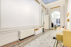 Gorgeous Space near Charles de Gaulle - Image 12