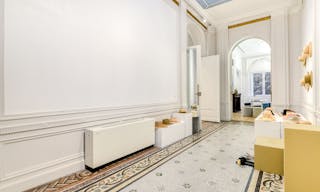 Gorgeous Space near Charles de Gaulle - Image 12