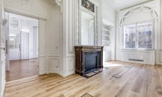 Gorgeous Space near Charles de Gaulle - Image 14