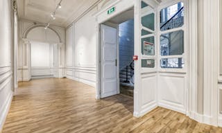 Gorgeous Space near Charles de Gaulle - Image 16