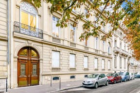 Gorgeous Space near Charles de Gaulle - Image 19