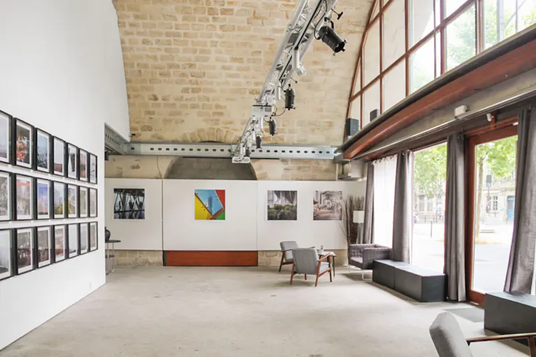 Sophisticated Art Gallery near Bastille - Image 0