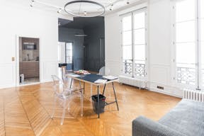 Gorgeous Place Vendôme Apartment - Image 3