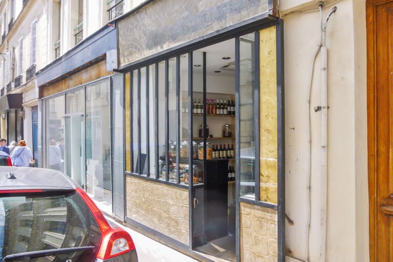 Tasteful Boutique in Le Marais - Image 0
