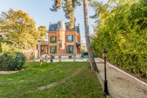 Sublime Apartment in the parisian suburb - Image 9