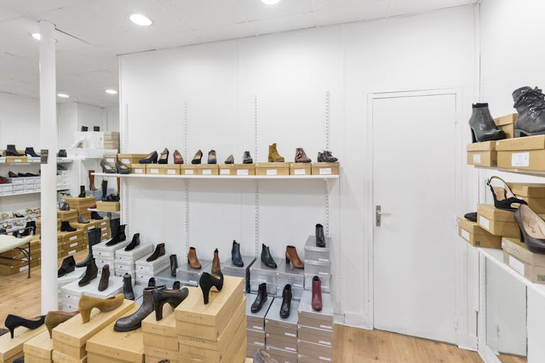 Elegant Boutique near Opera - Image 1