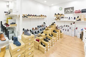 Elegant Boutique near Opera - Image 3