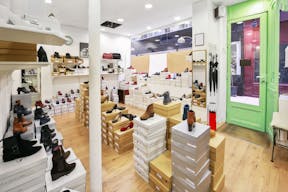 Elegant Boutique near Opera - Image 4