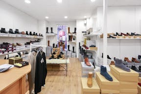 Elegant Boutique near Opera - Image 10