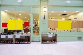 Elegant Boutique near Opera - Image 11