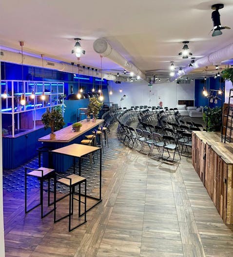 Sophisticated Space near République - Image 3