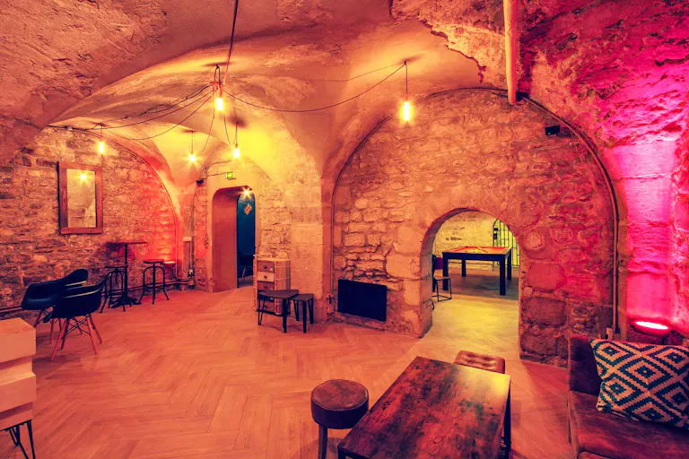 Charming Space in Le Marais - Image 2