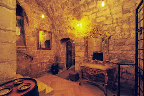 Charming Space in Le Marais - Image 9