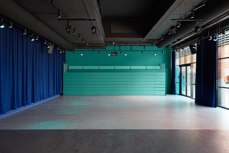 Amazing Space in East - Image 0