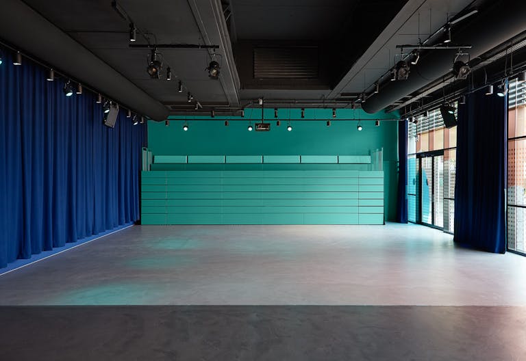 Amazing Space in East - Image 0