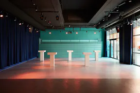 Amazing Space in East - Image 1