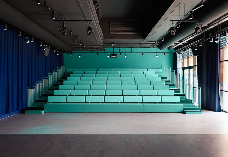 Amazing Space in East - Image 3