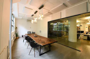 Modern Creative Space Available - Image 0
