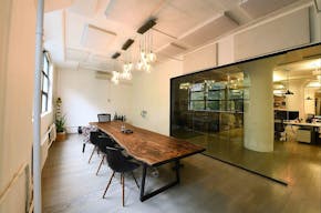 Modern Creative Space Available - Image 0