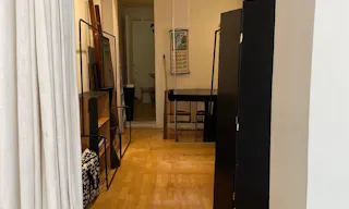 Boutique pop-up lumineuse avec une vitrine exceptionnelle au cœur du Marais - Image 6