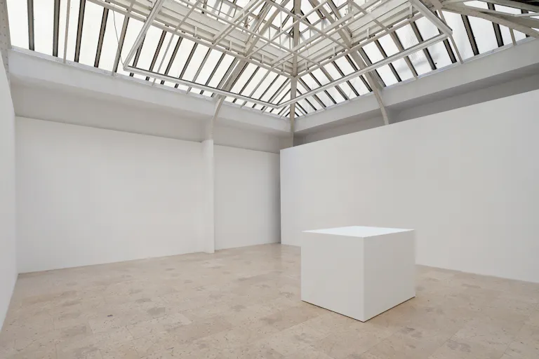 Art Gallery near Pont Neuf - Image 0