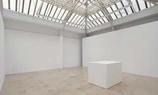 Art Gallery near Pont Neuf - Image 0