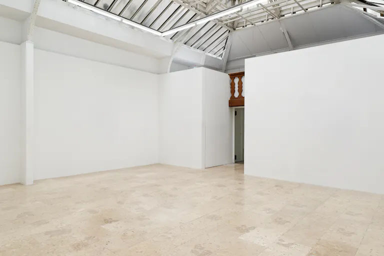 Art Gallery near Pont Neuf - Image 1