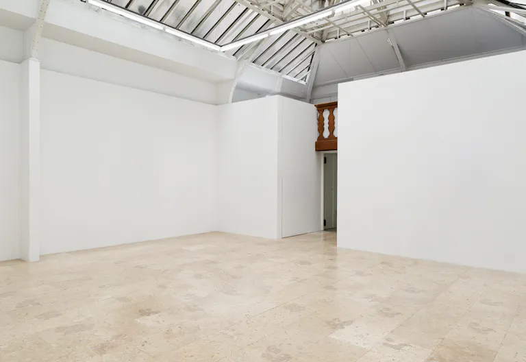 Art Gallery near Pont Neuf - Image 1
