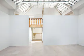 Art Gallery near Pont Neuf - Image 2