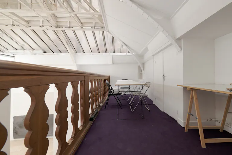 Art Gallery near Pont Neuf - Image 3
