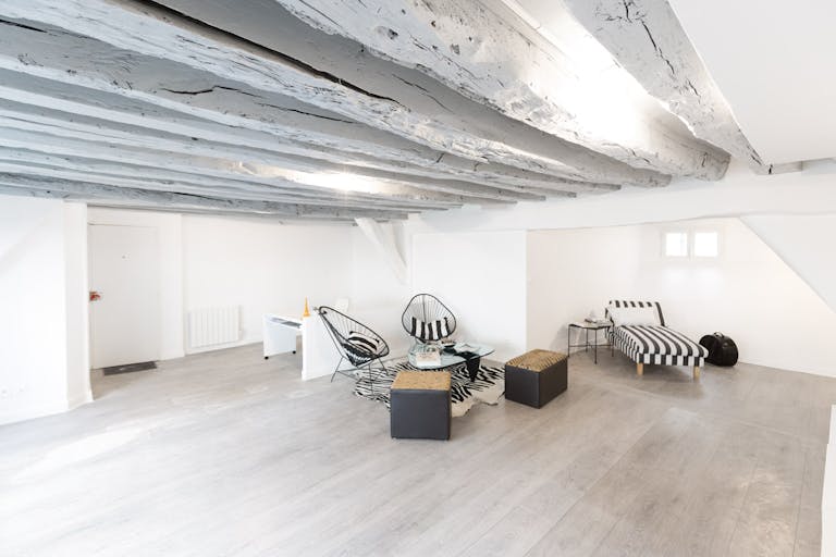 Art Gallery near Saint-Germain-des-Prés - Image 0