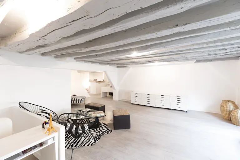 Art Gallery near Saint-Germain-des-Prés - Image 3