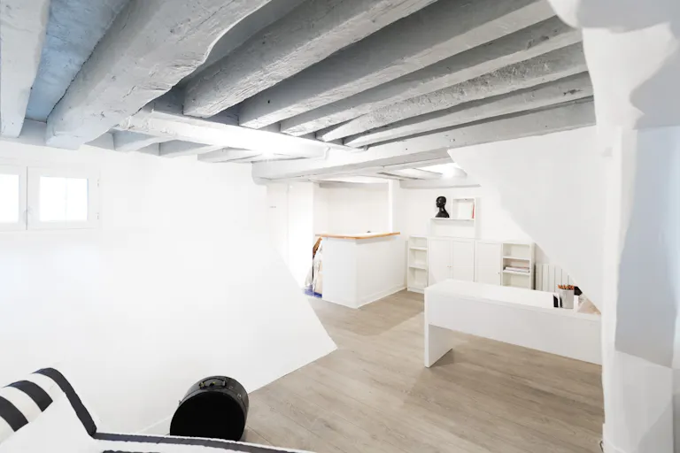 Art Gallery near Saint-Germain-des-Prés - Image 4