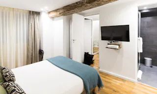 Sublime Space in Le Marais - Image 16
