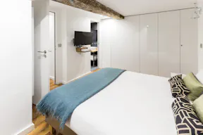 Sublime Space in Le Marais - Image 18