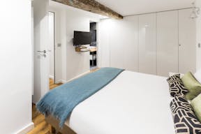 Sublime Space in Le Marais - Image 18