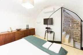 Sublime Space in Le Marais - Image 22