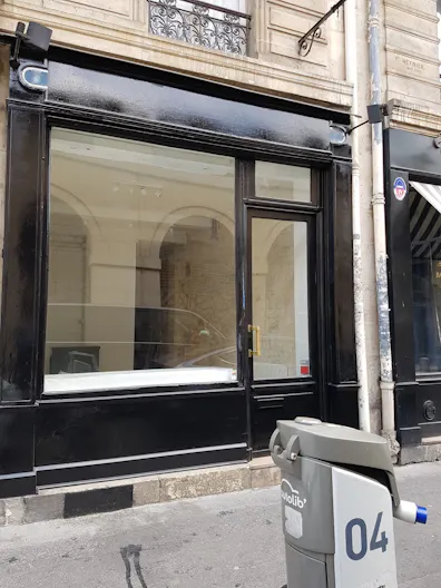 Classic Boutique in the Chic 6th District - Image 2