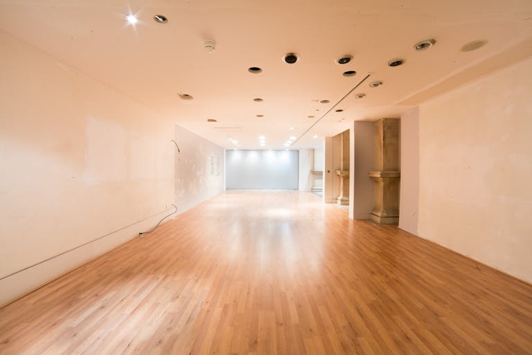 Luxury City Pop Up Boutique - Image 4