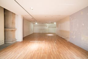 Luxury City Pop Up Boutique - Image 6