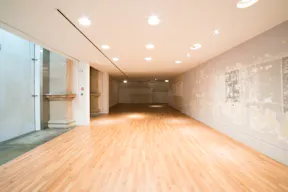 Luxury City Pop Up Boutique - Image 7