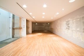 Luxury City Pop Up Boutique - Image 7