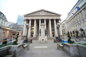 Luxury City Pop Up Boutique - Image 8